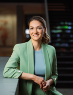 Die Bayerische Staatsministerin für Gesundheit, Pflege und Prävention gratuliert dem Harl.e.kin e.V.