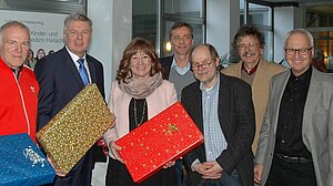 FC Bayern Trainerlegende Herrmann Gerland übergibt im Beisein von OB Dieter Reiter eine tolle Spende an den Harl.e.kin e.V. 